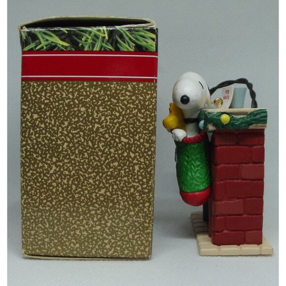 Hallmark Ornament 1991 Snoopy Fireplace Magic Flickering Light untested - Picture 6 of 14